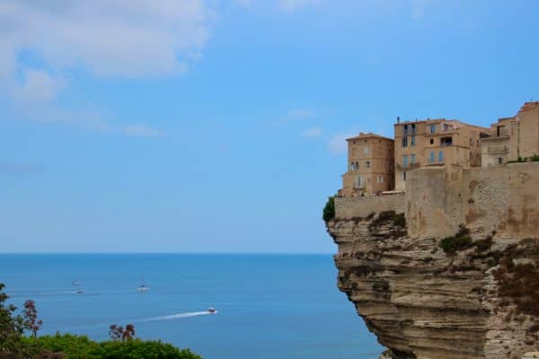 À quelle période réserver ses vacances en Corse ?